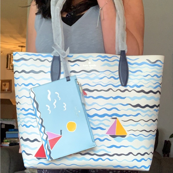 Authentic KATE SPADE Reversible Leather Sail boat print Tote/removable wristlet - Picture 14 of 14